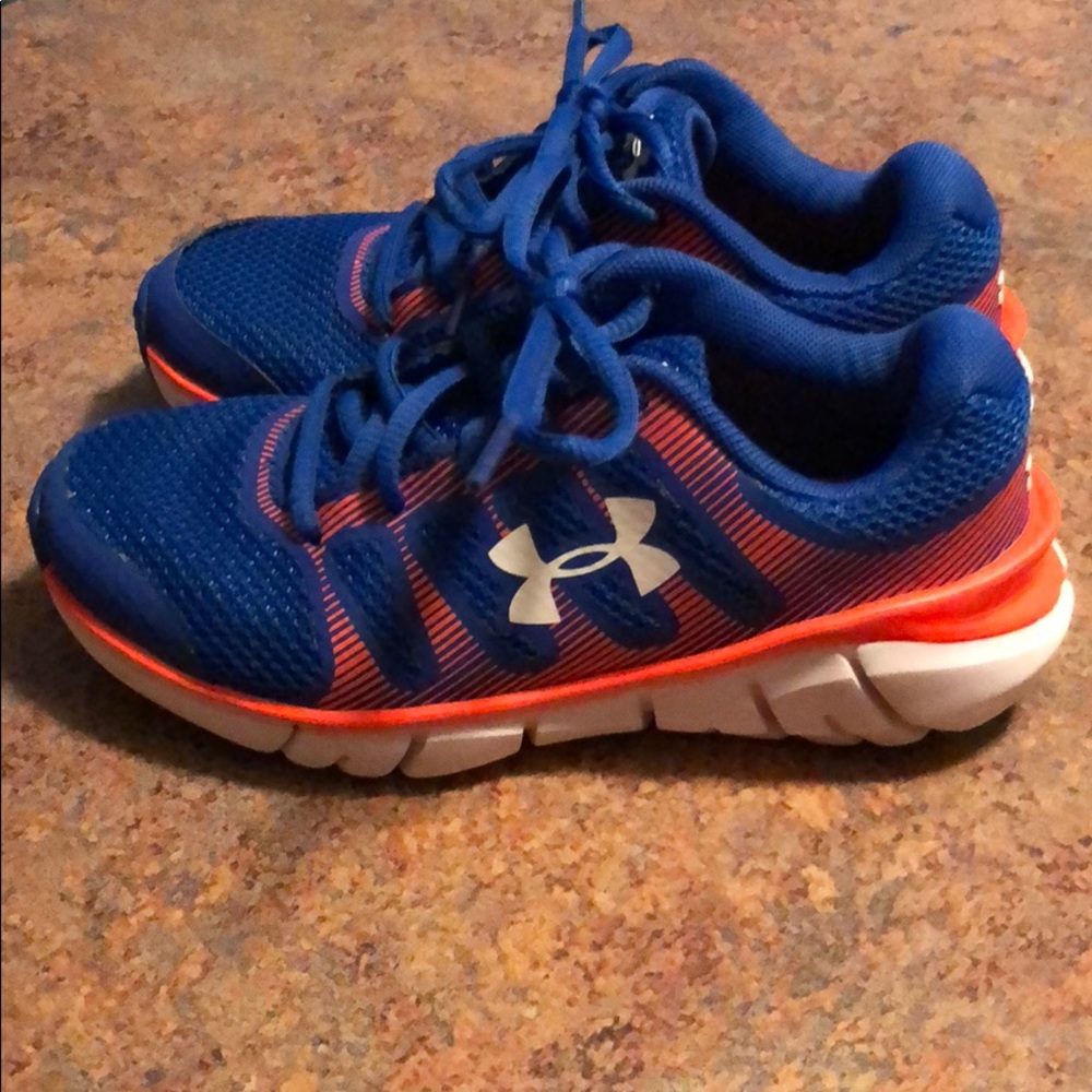 Boys size 12 UA shoes